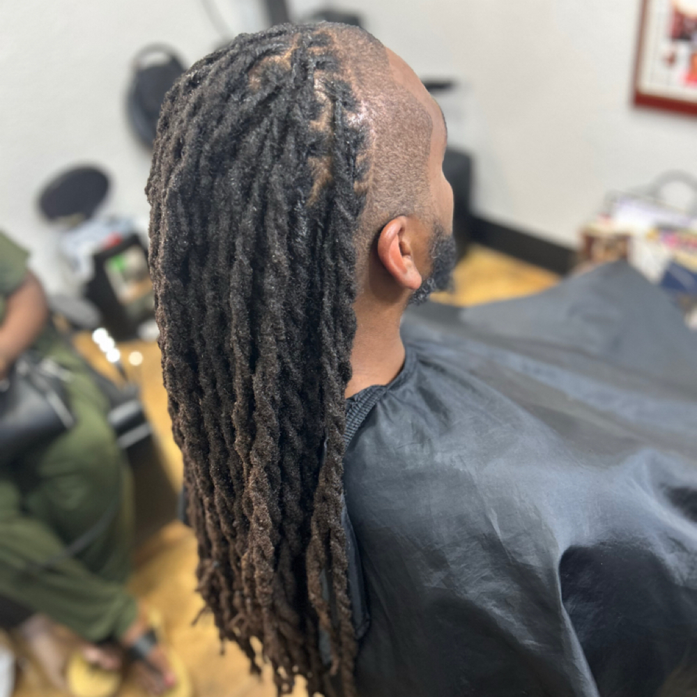 Dreadlock Maintenance at Elaine Collins in Plano, TX