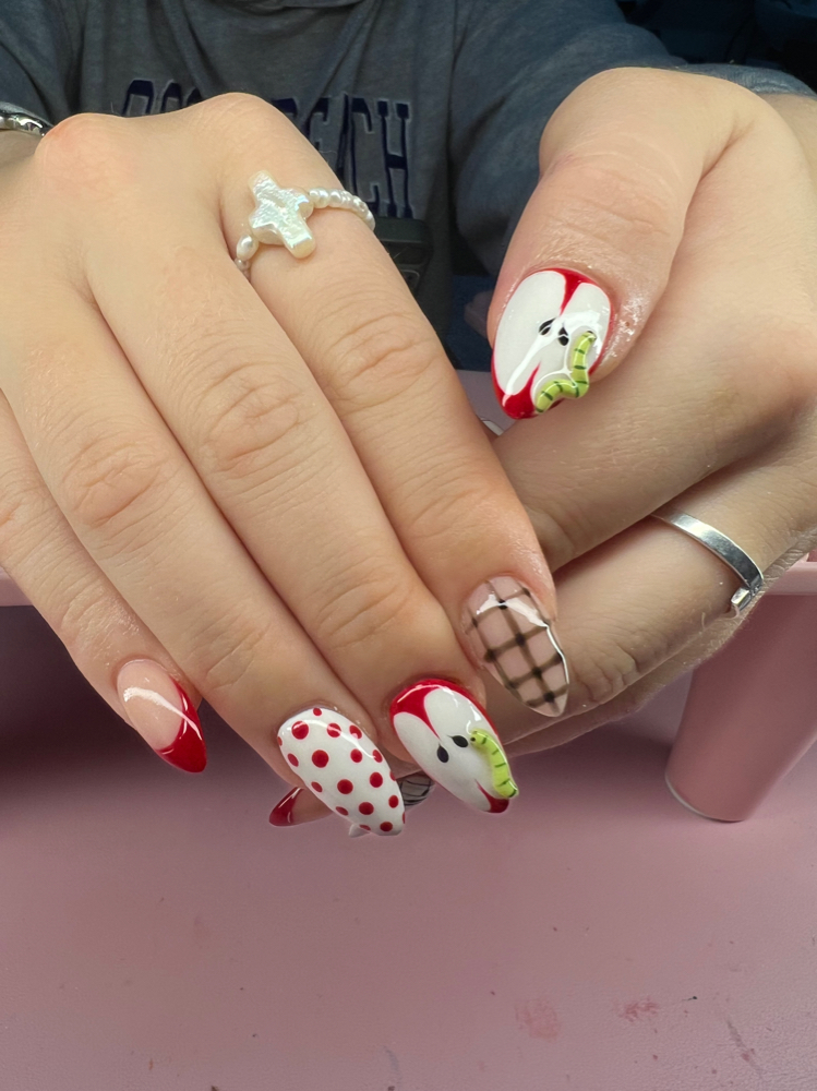 Full Set (acrylics-med/long) at Gracie Whittington in Grants Pass, OR