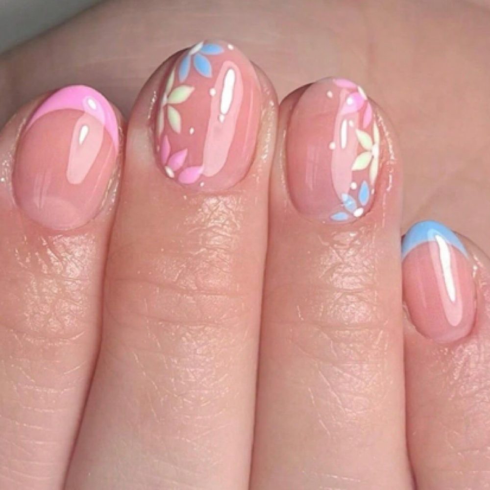 No Chip Manicure W/ Full Design at VW Beauty Salon in Geneva, IL