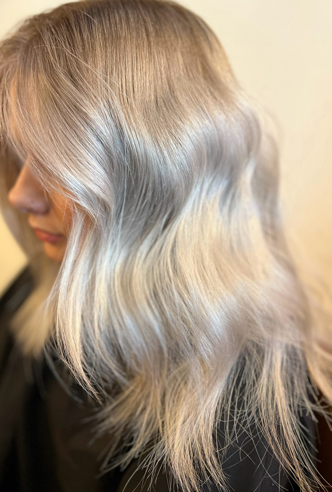 Main Character Blonde🐚