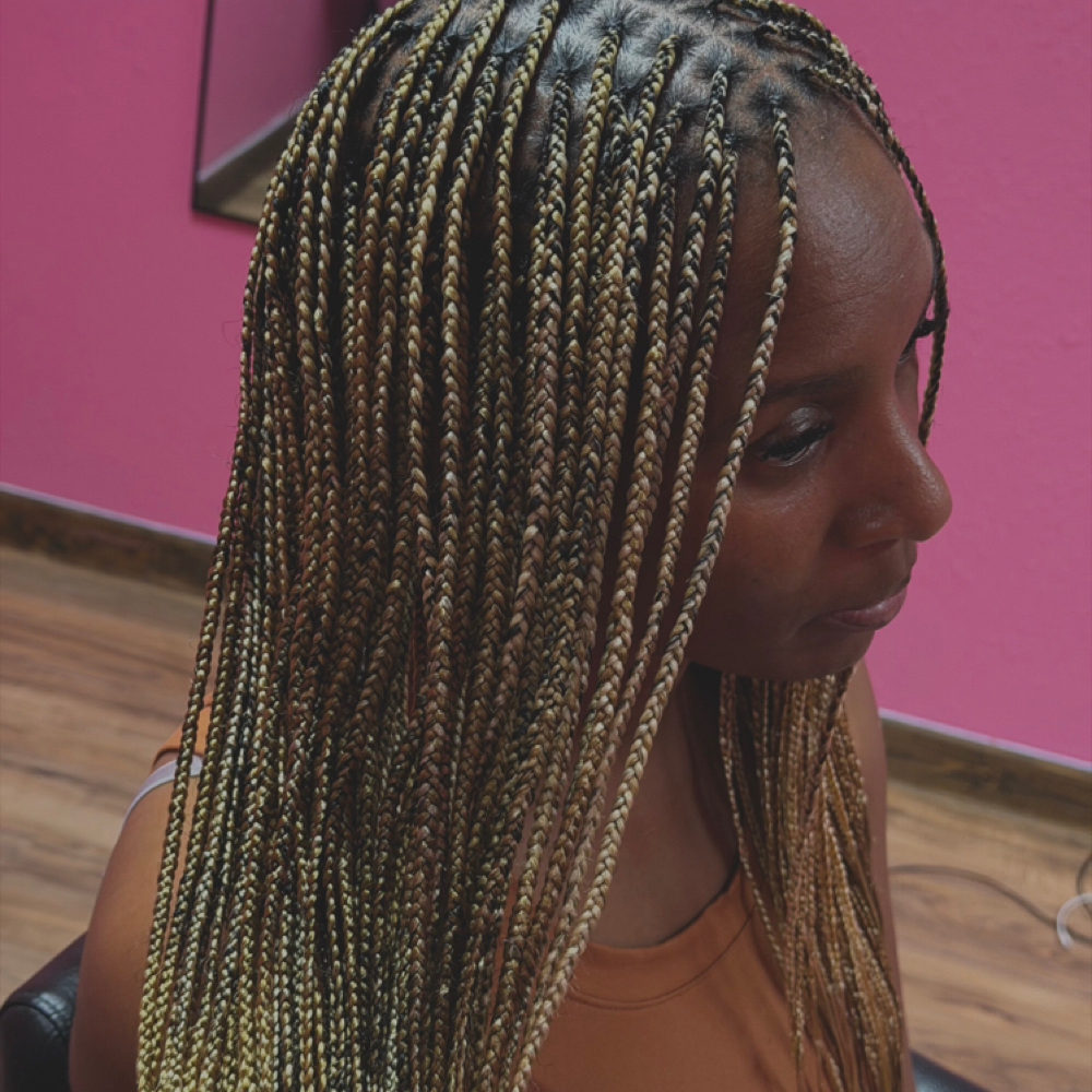 Adult knotless/box at The Braid & Loc Nurse in Texarkana, TX