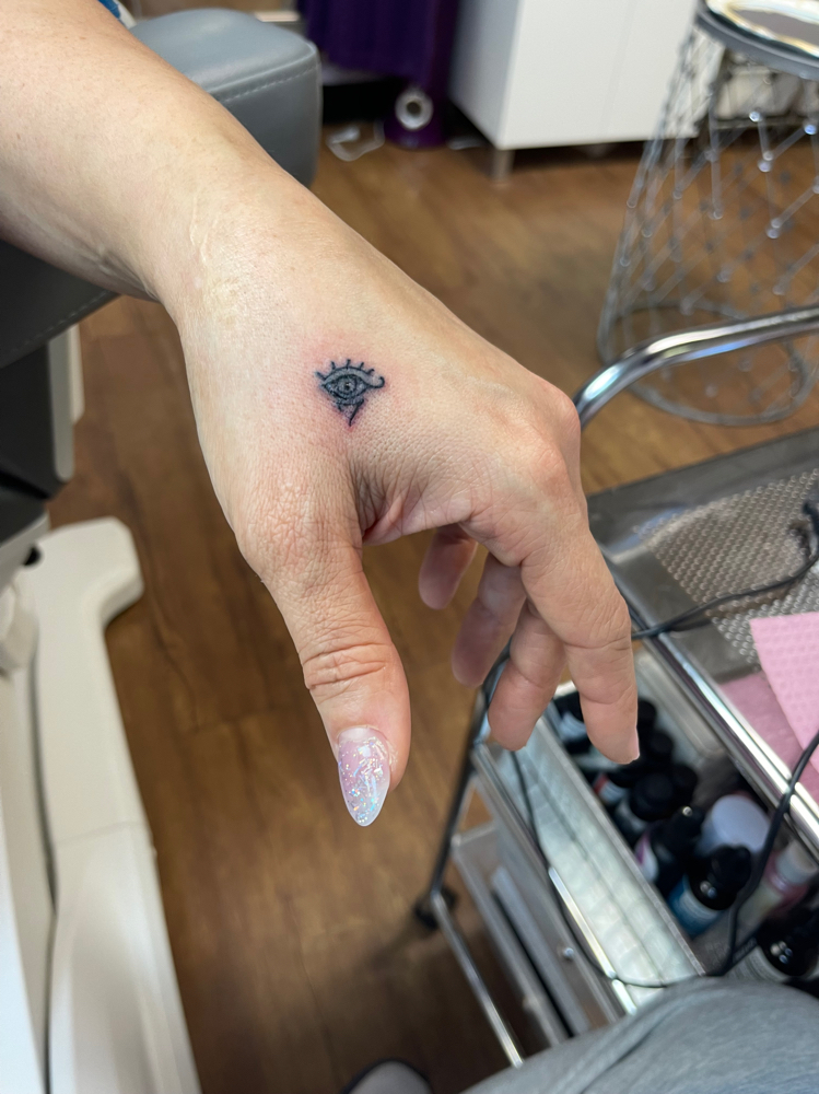 Finger Or Hand Tattoos