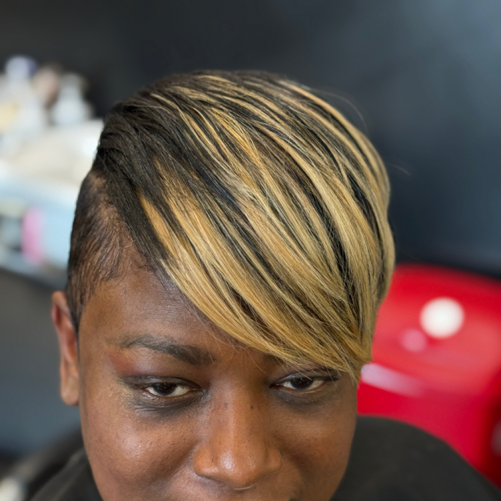 Quarter Net Weave Mold/Style at The edge beauty concept salon ny in Massapaqua, NY