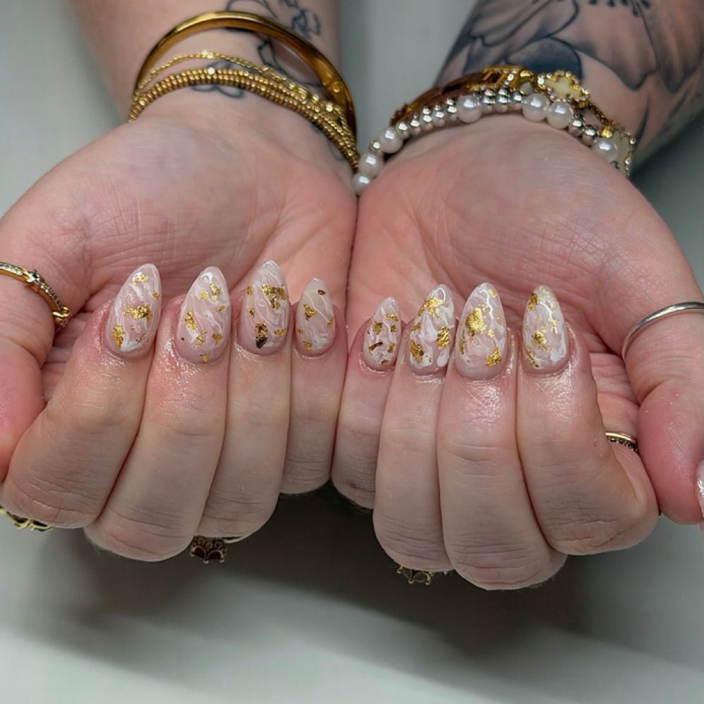 Short Full Set at A Dose Of Beauty in Beattyville, KY