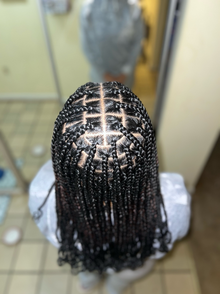 Medium Knotless