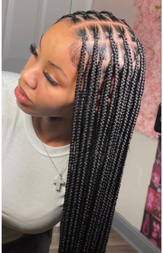 SMEDIUM KNOTLESS BRAIDS at Callidora Luxe Beauty LLC in Madison, AL