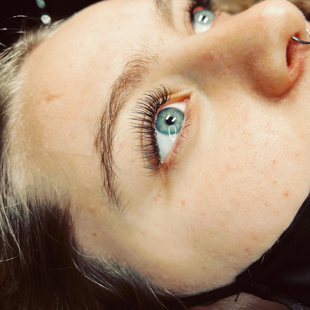 🌱 Classic Lash Full Sets(UV) at Emve Lash & Skin Bar in Spokane, WA