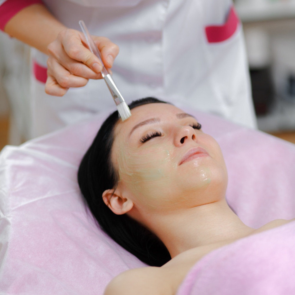 Brightening Peel with facial