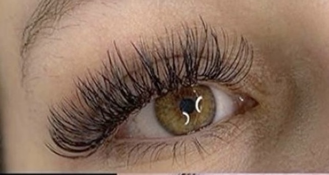 Hybrid Lashe Extensions