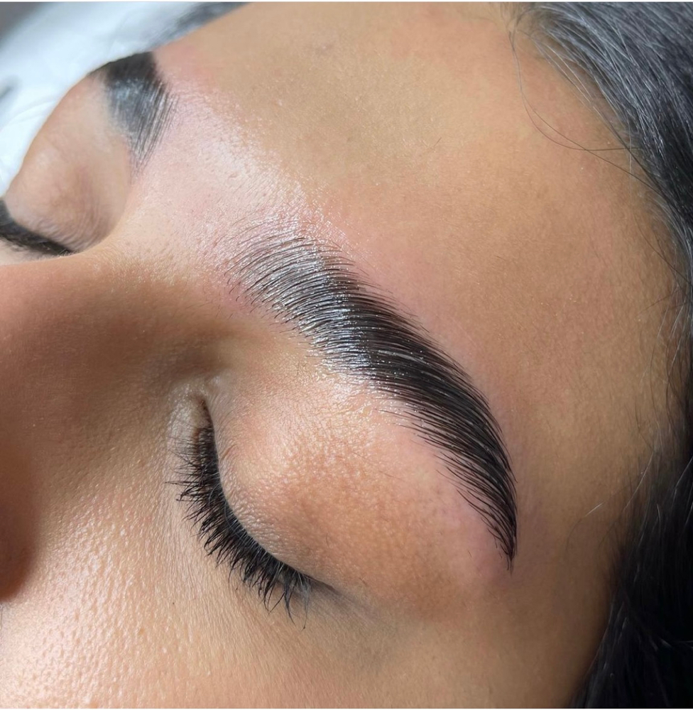 Brow Lift And Henna