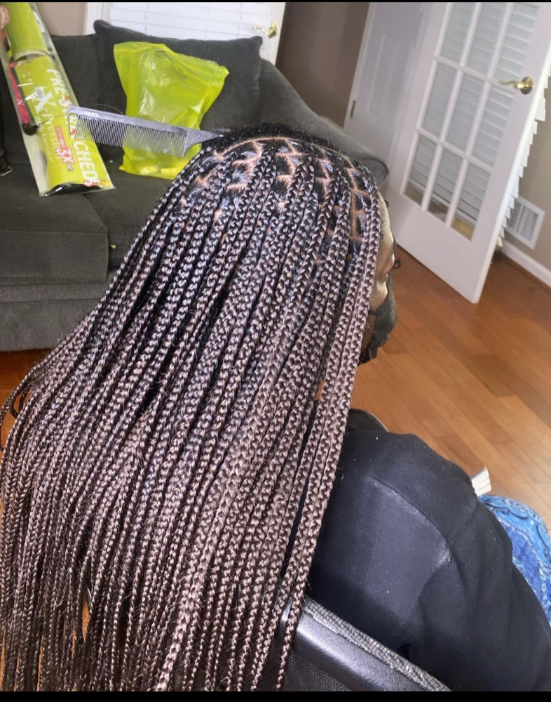 Smedium Knotless Braids