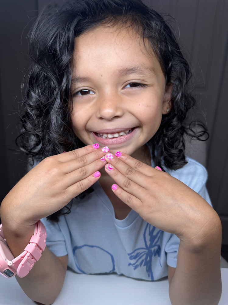 Kid Manicure With Gel
