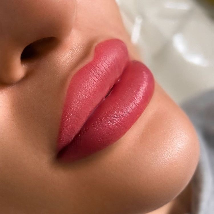 LIP BLUSH PERMANENT MAKEUP