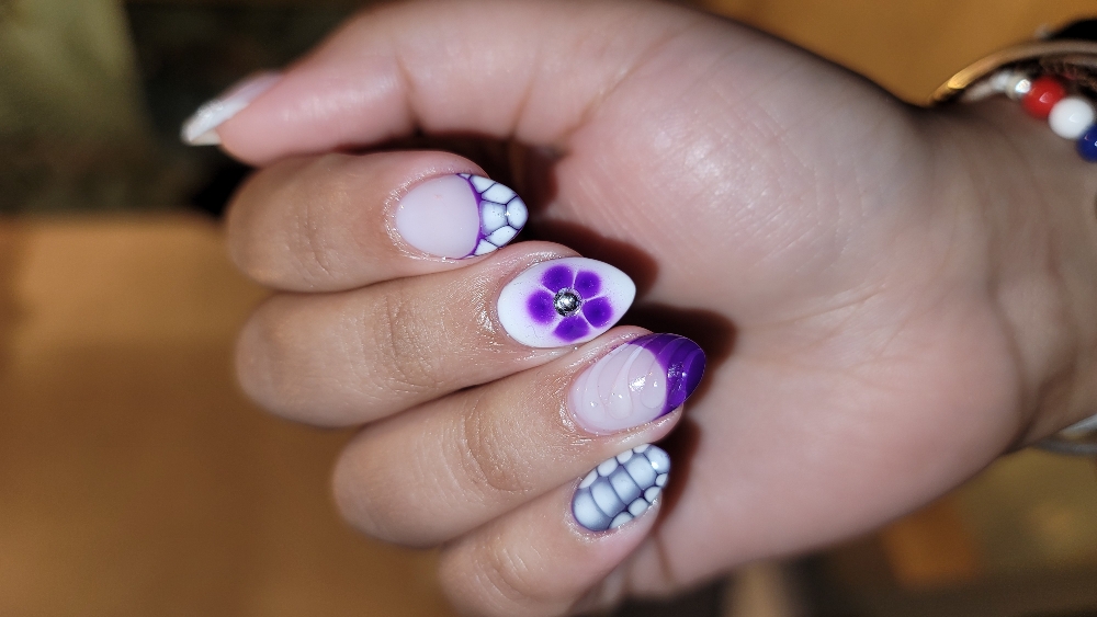 Signature at Irenes Nails in New York, NY