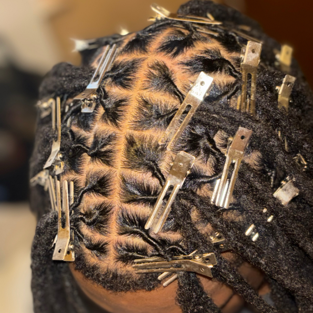 Retwist NO STYLE (9 & Up) at Loc’d N w/ Ajaa in Flint, MI