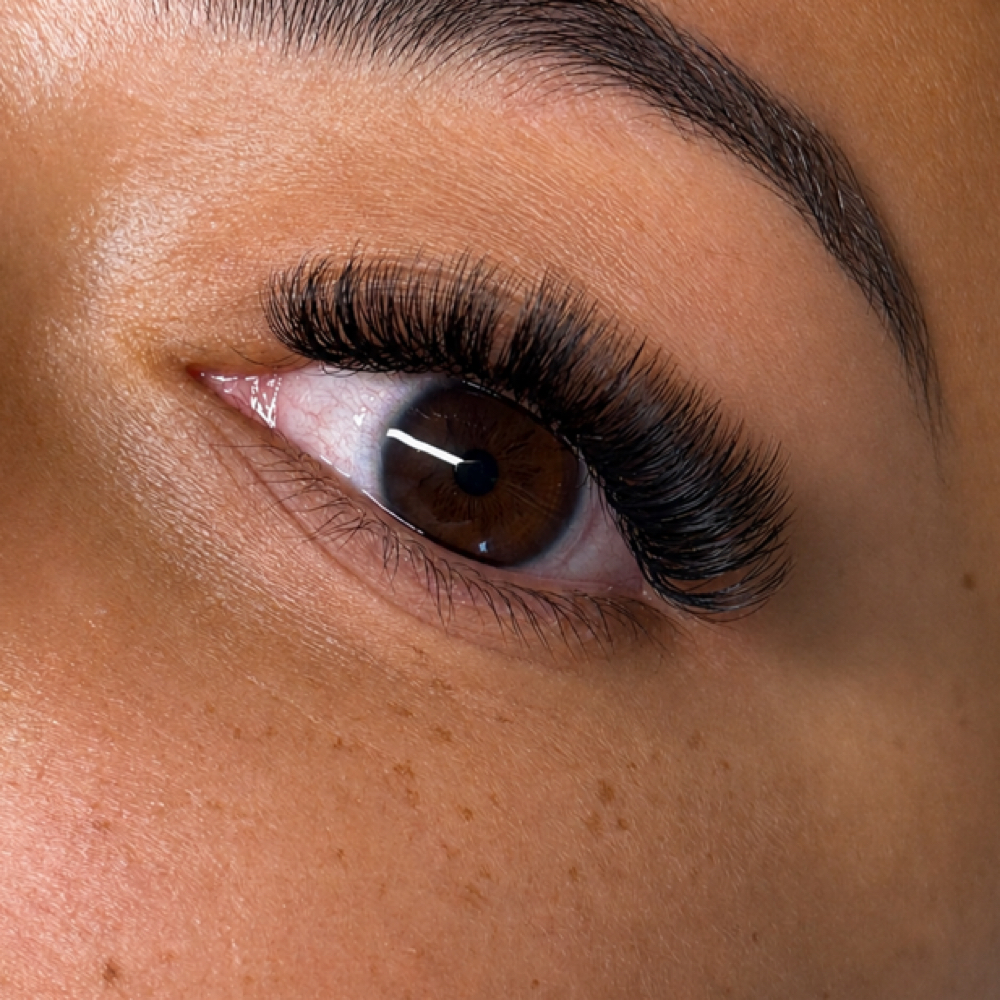 Divina Set at Ciao Bella Lashes in Arlington, NY