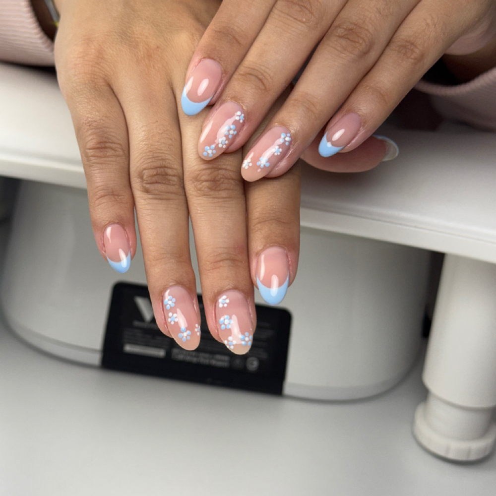 Large French (Francesa Larga) at Atbeautystudiochi in Oak Lawn, IL