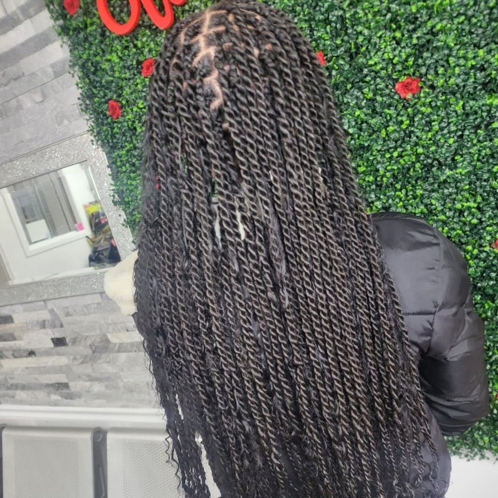 Knotless  Twist at @ivtebeautyplace in Suitland  Md, MD