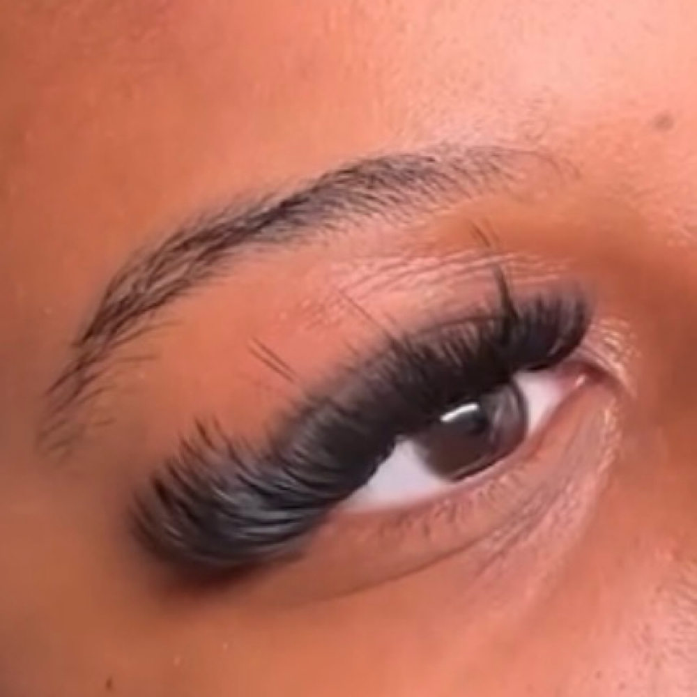 Volume Set at LashLe Beauty in Ville Platte, LA