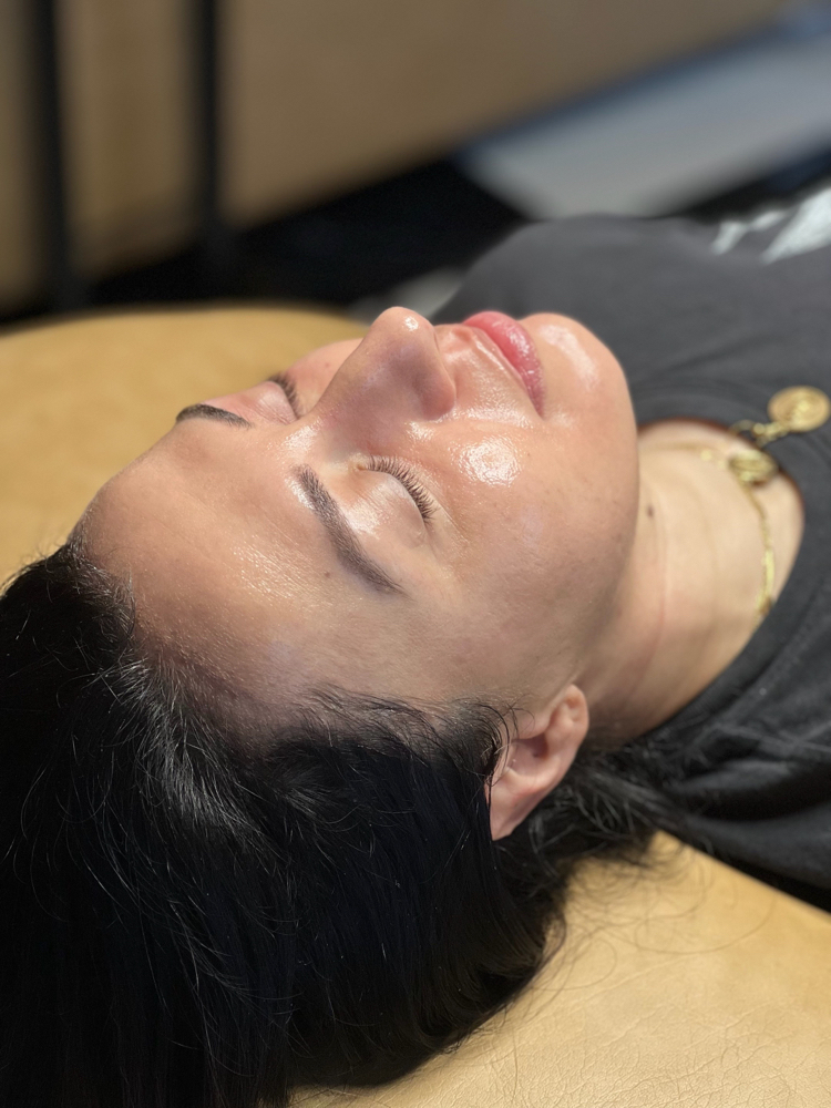 CUSTOM FACIAL