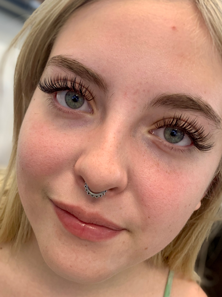 Classic Set Eyelash Extensions