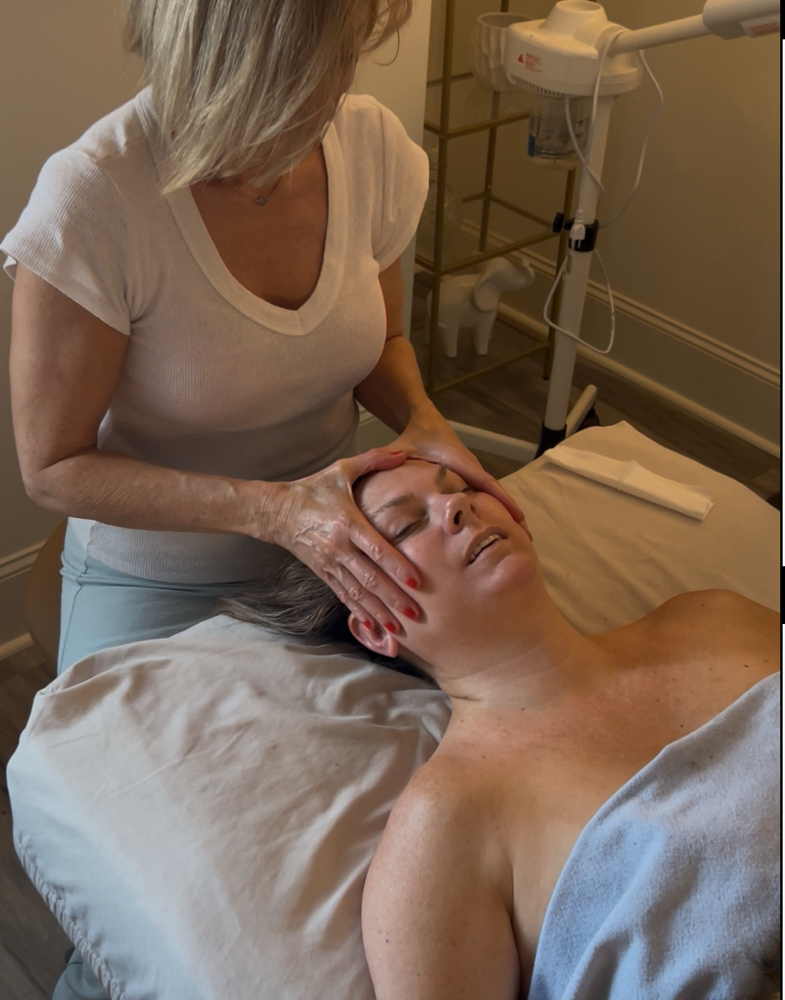 Cloud 9 Natural Facial Massage