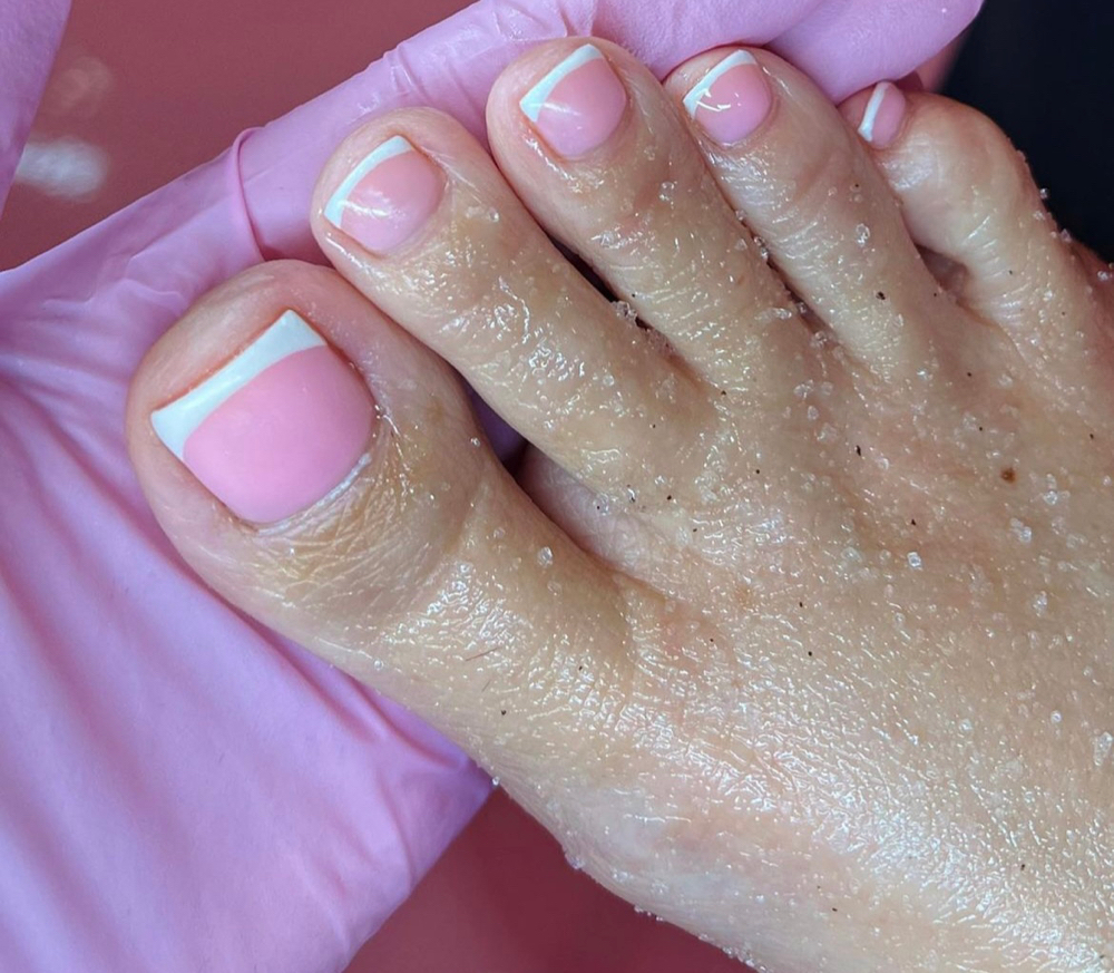 French Tip Pedicure