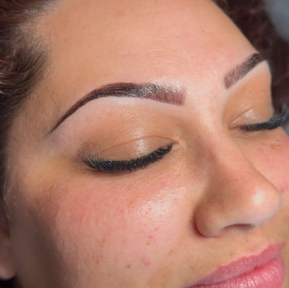 Clean Up And Tint at Charismatic Beauty in Apple Valley, CA