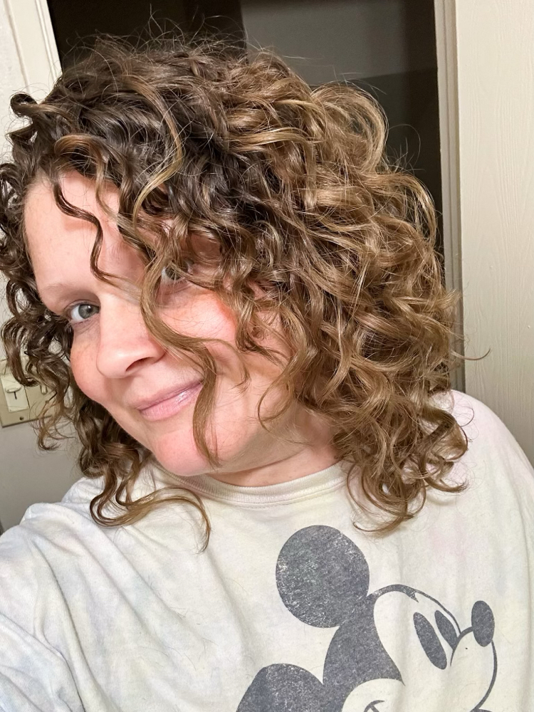 Ret Client Curly Color/Cut Medium