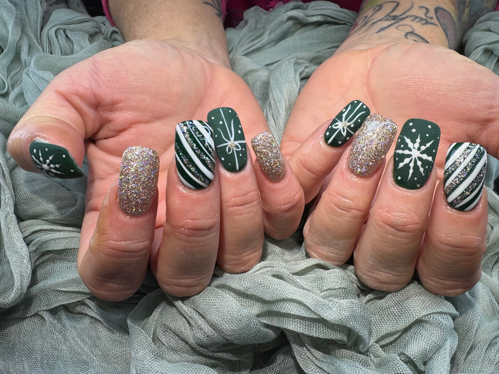 Nail Art On 6 Nails