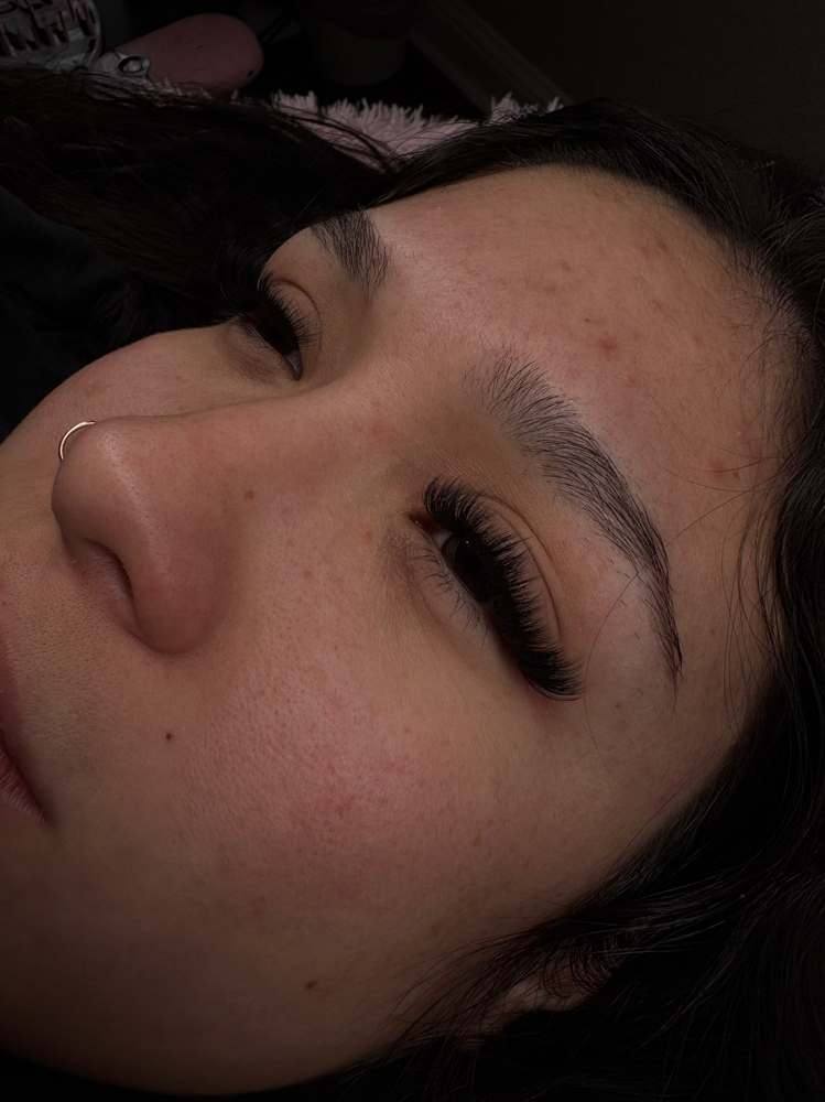 Volume Lash Extentions Full Set at Dream Doll Lashes LLC in Austin, TX