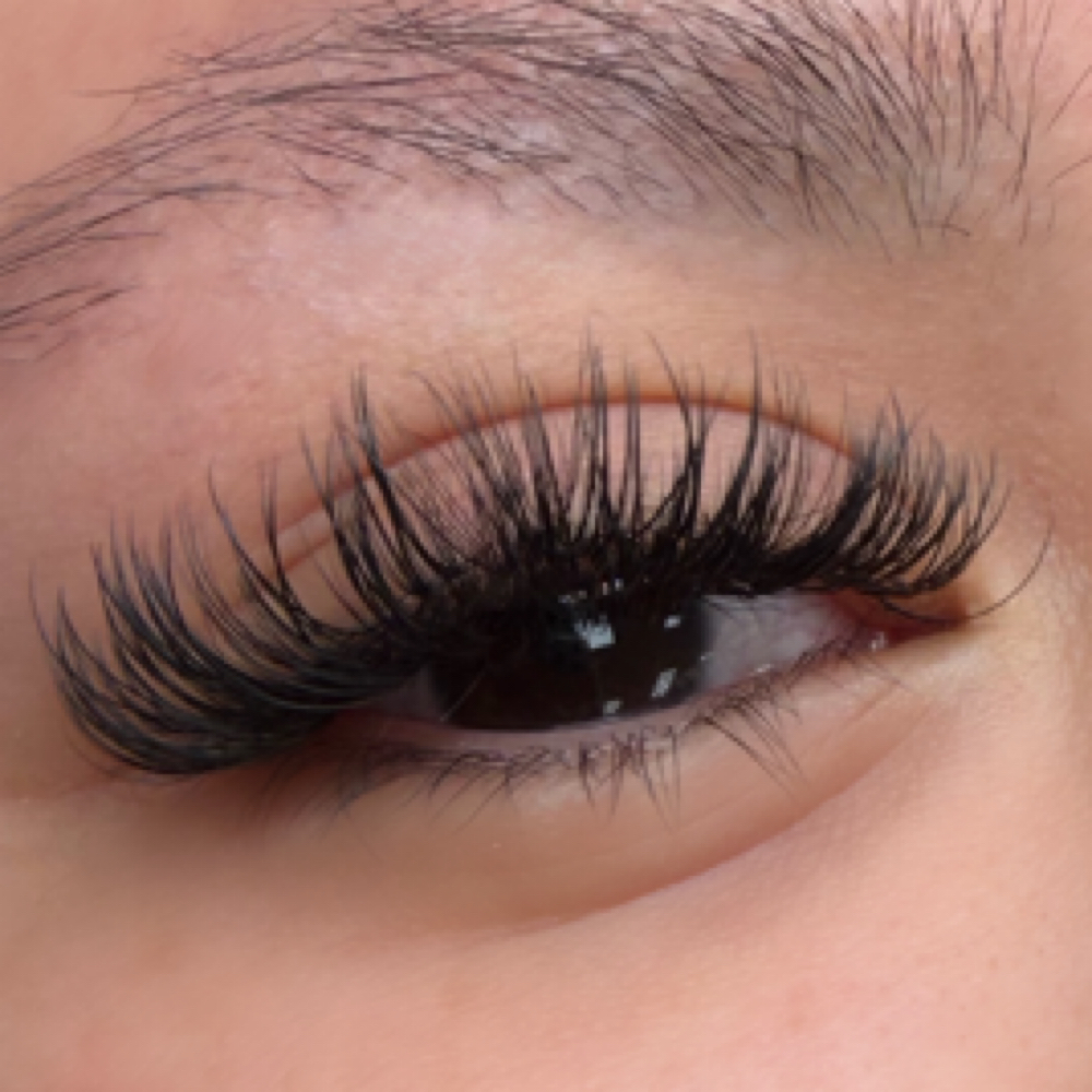 Hybrid Lash Fill at Aura House Co in Joliet, IL