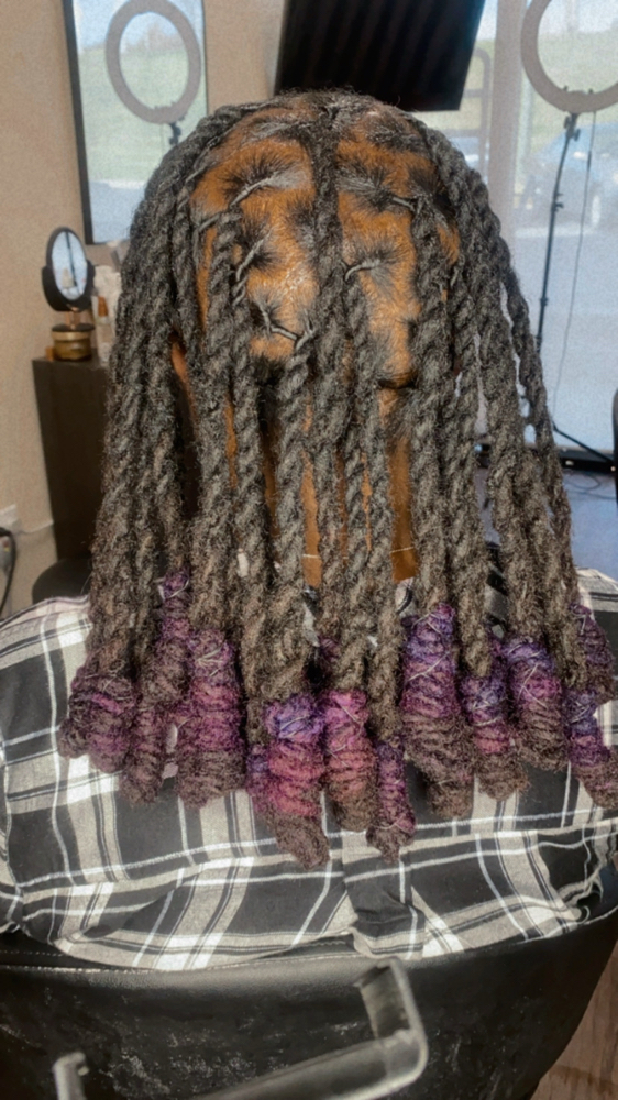 Highlighting tips or a few strands