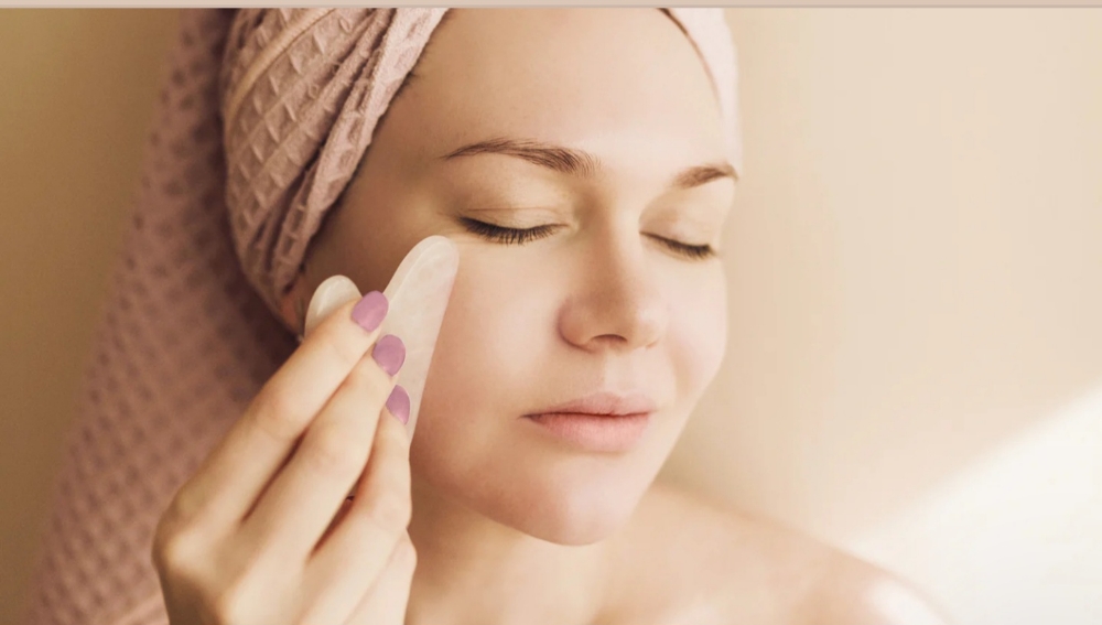 Gua Sha Facial Lifting