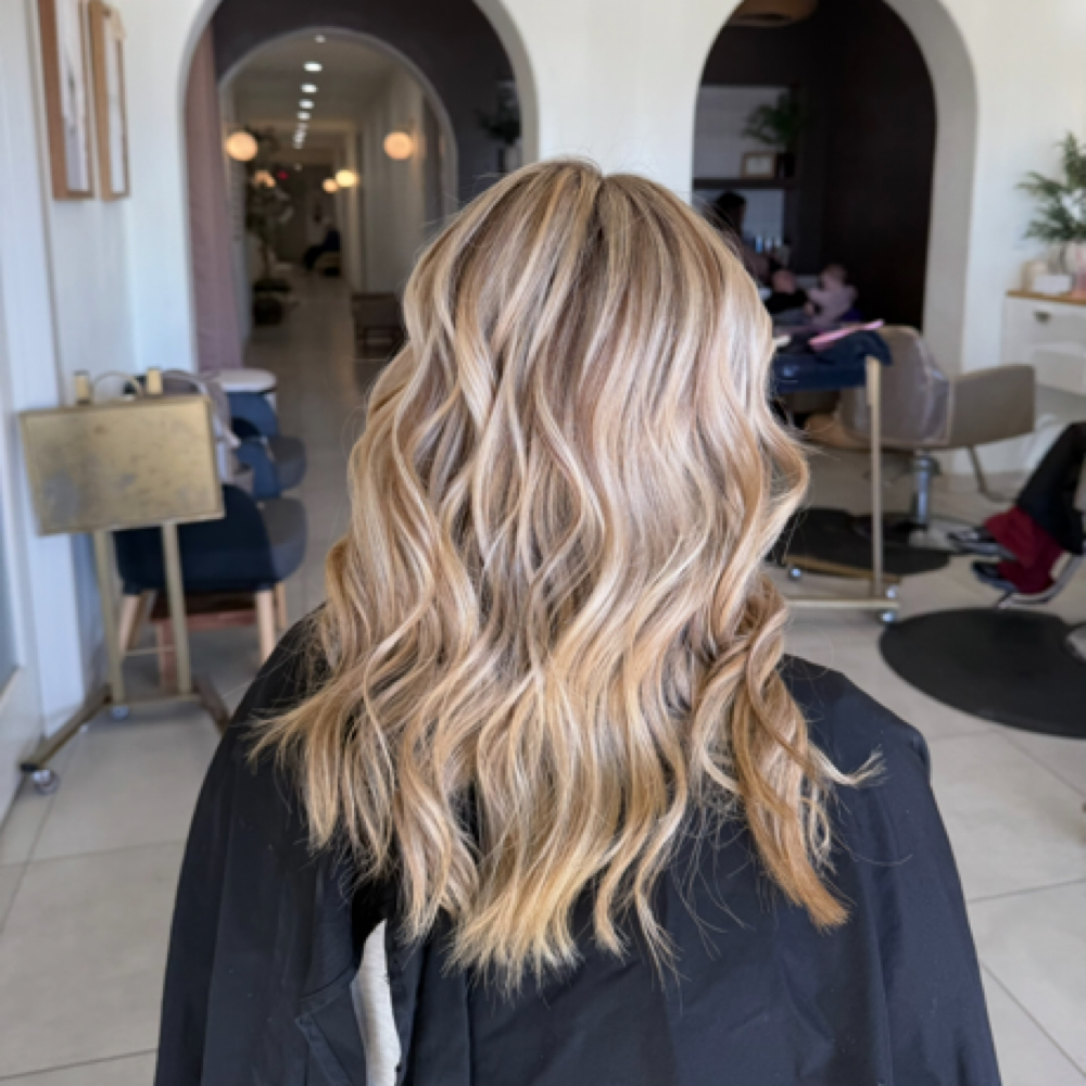 Mini Blonding/ Face Frame at Hairbykenzyc in Longview, TX
