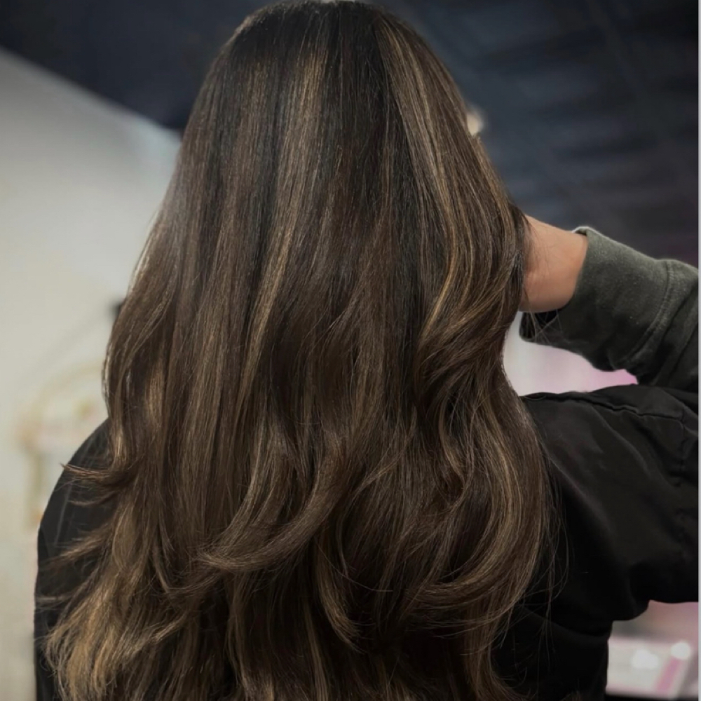 Shampoo And Blowdry at All Dolled Up Salon in Annapolis, MD