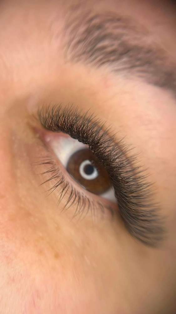 Hybrid Lashes Extension at BEA.BEAUTY.BASH in Fort Myers, FL
