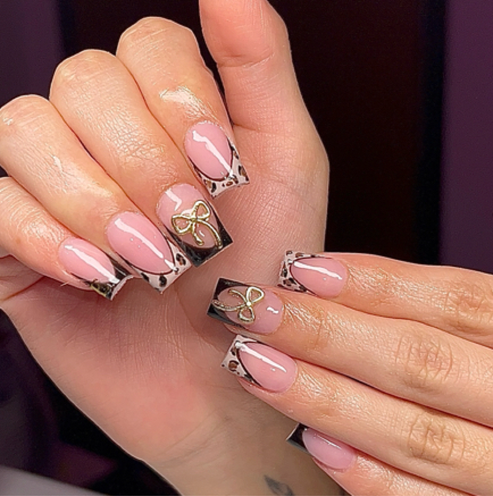 Tier Two at LUSCIOUS LASHES BEAUTY STUDIO in Garland, TX