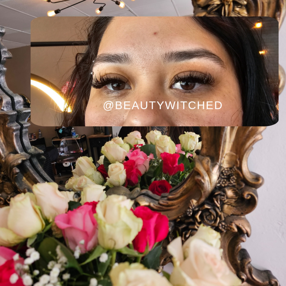 Hybrid-Classic Lash Extensions