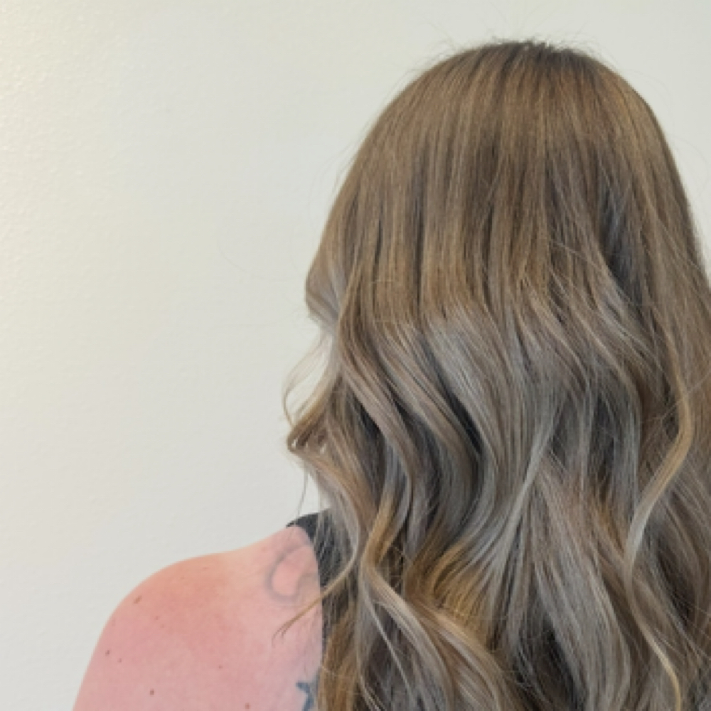 Partial blonding at Mahri Bonds in Kennewick, WA