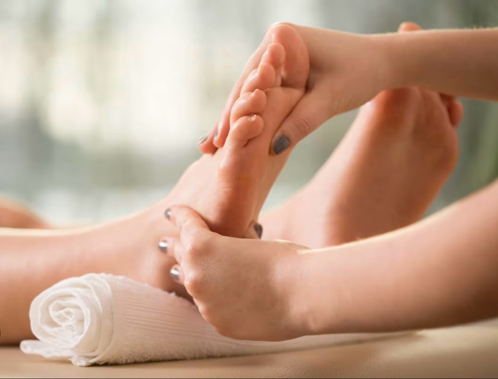 TREAT YOUR FEET! Massage Therapy