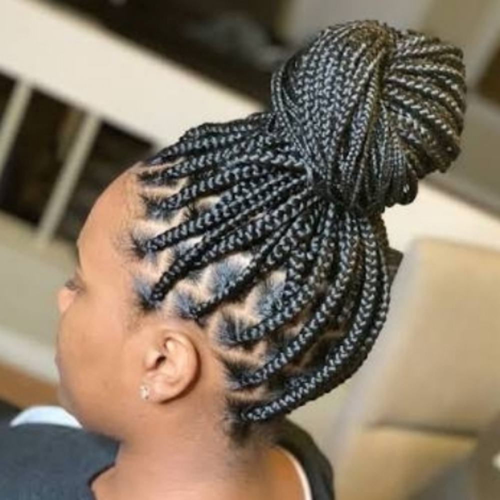 BOX BRAIDS  MEDUIM at De lux beauty bar in New York, NY