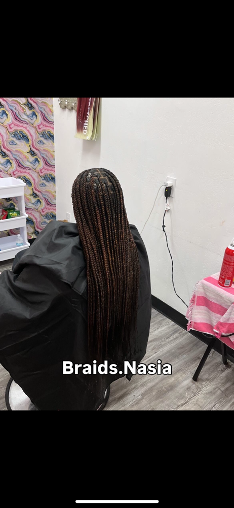 Medium Knotless Braids
