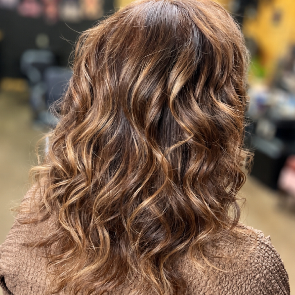 Woman’s Dry Cut/ Razer Cut at Haley A Beauty @ The Wildflower Hair Co. in Moulton, AL