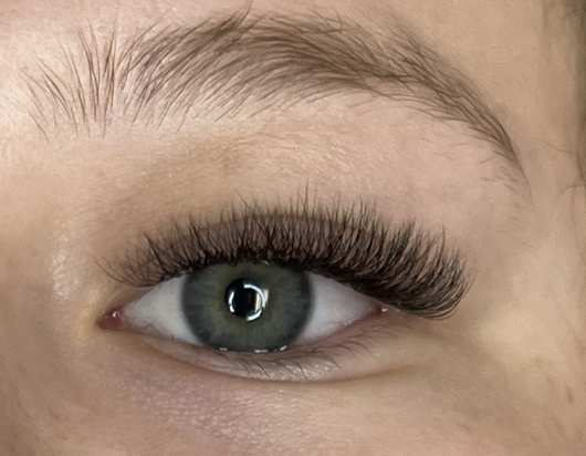 Volume Lashes:Cotie Henson