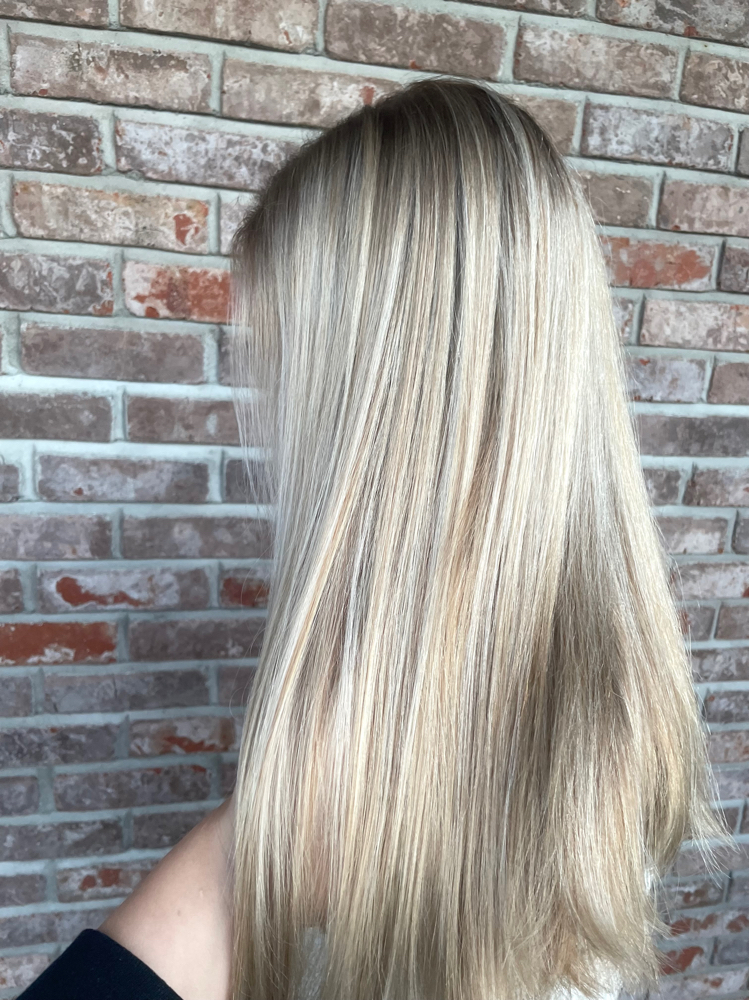 Dry Haircut at Jade’s Beauty Bar in Farmington, MO