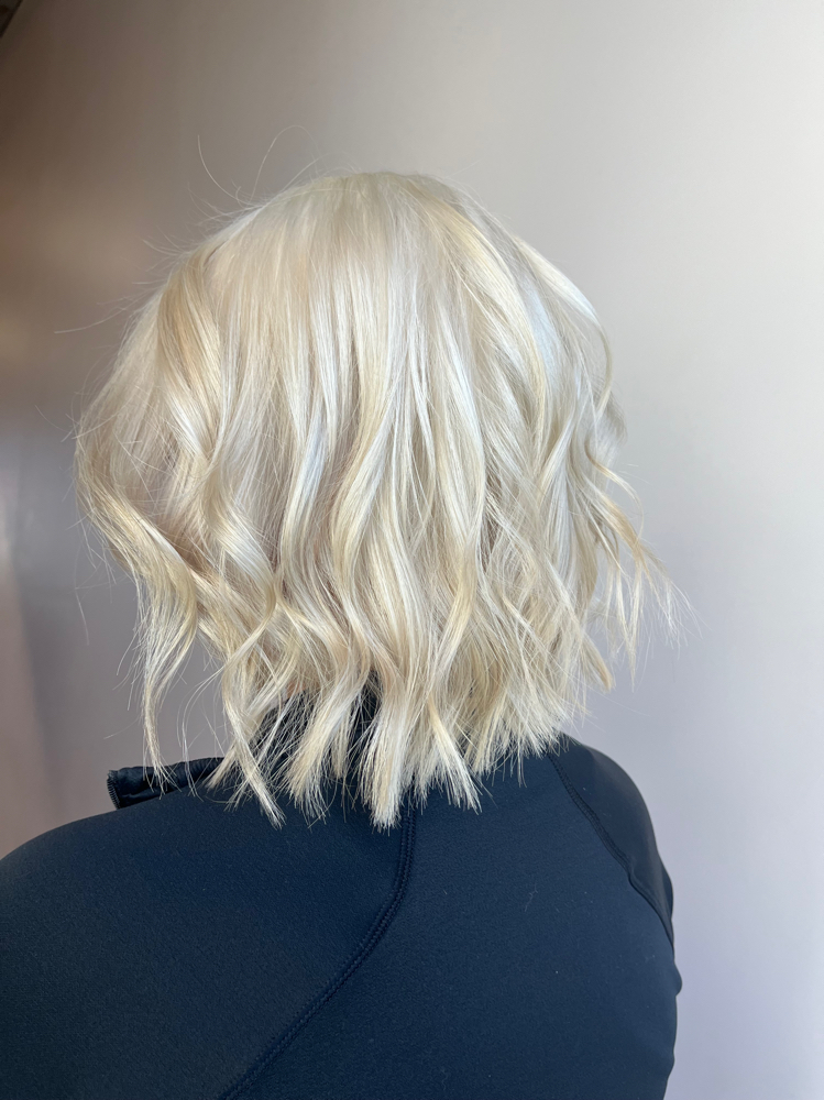 TOTAL BLONDE