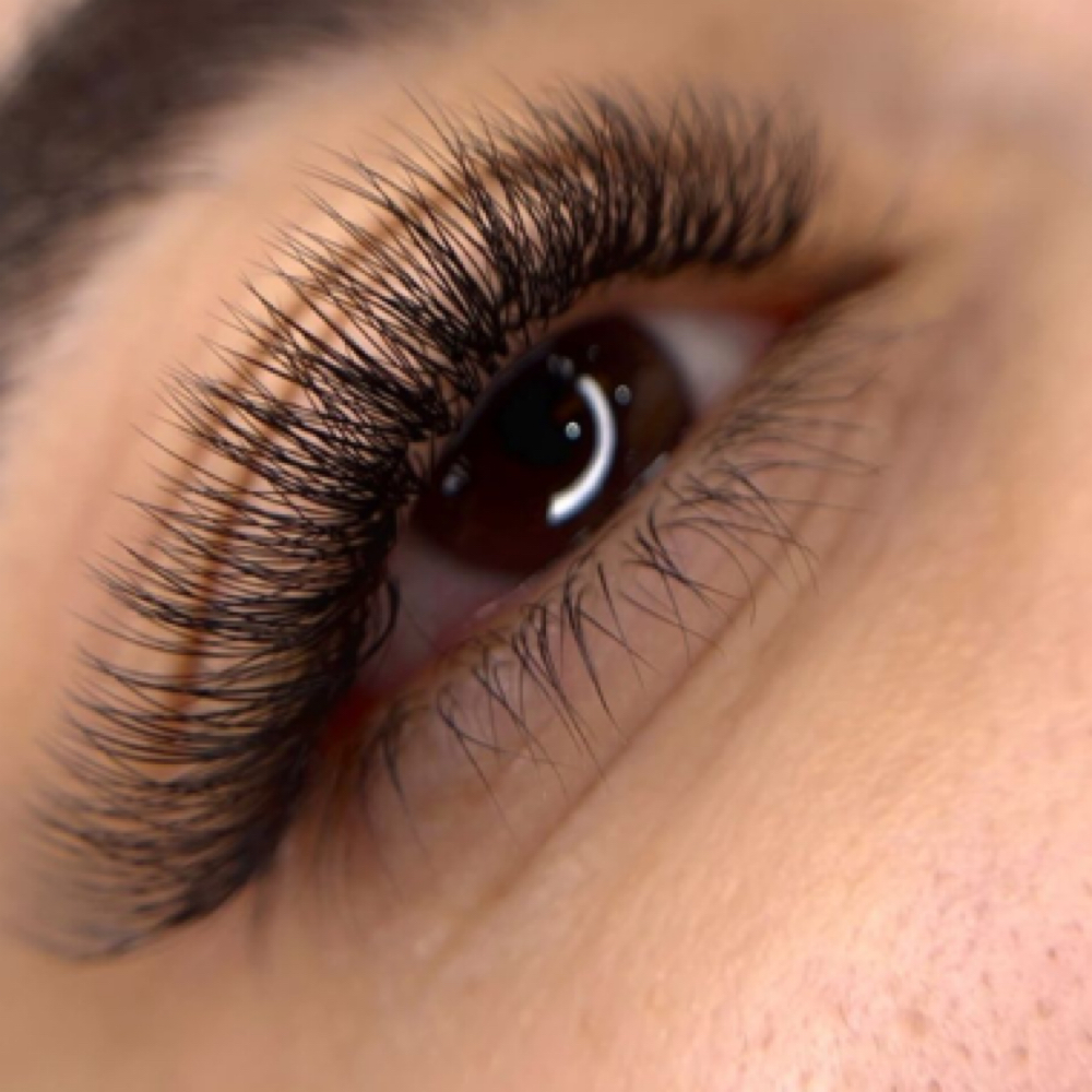 Hybrid full set at Adri_beautyskincare in Miami Lakes, FL