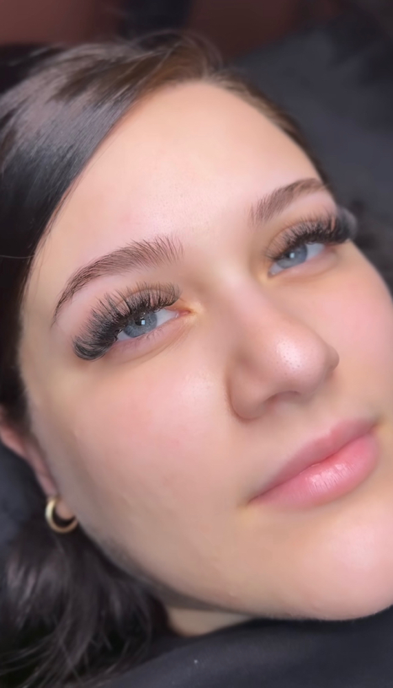 Mega Volume Lash Extensions