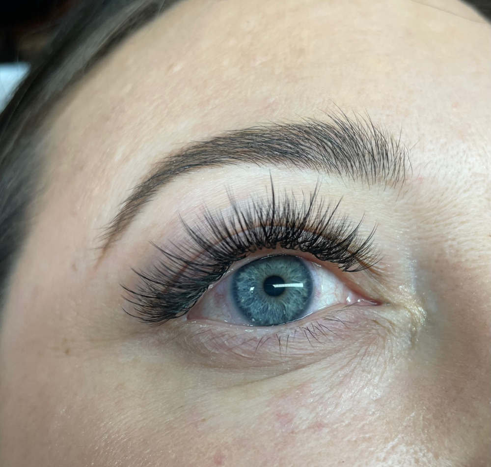 Hybrid lash refill -4 weeks